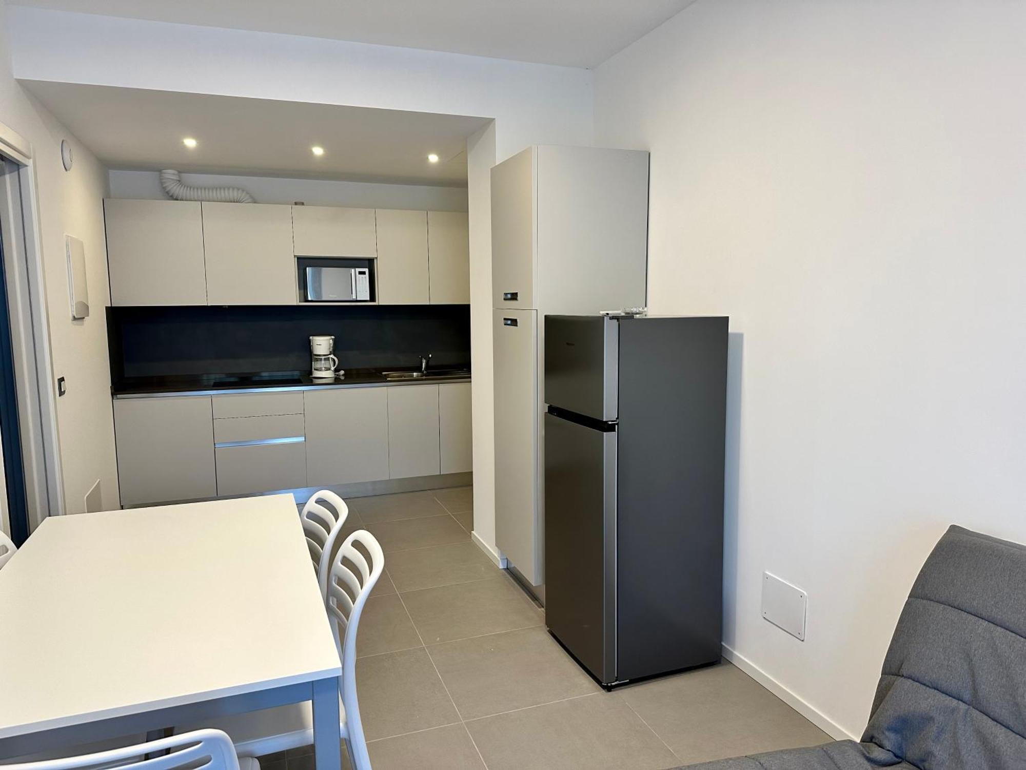 Nuovo Condominio Con Piscina E Garage Бибионе Екстериор снимка