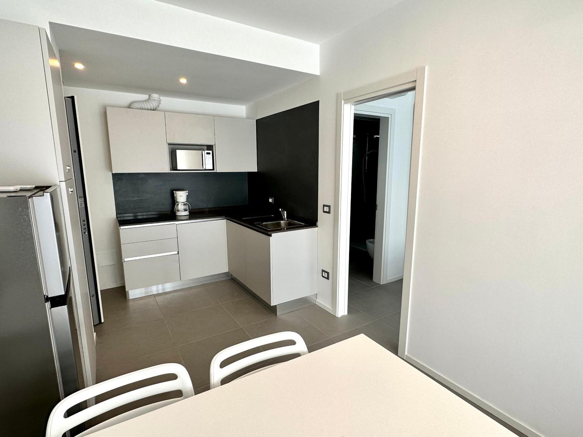 Nuovo Condominio Con Piscina E Garage Бибионе Екстериор снимка