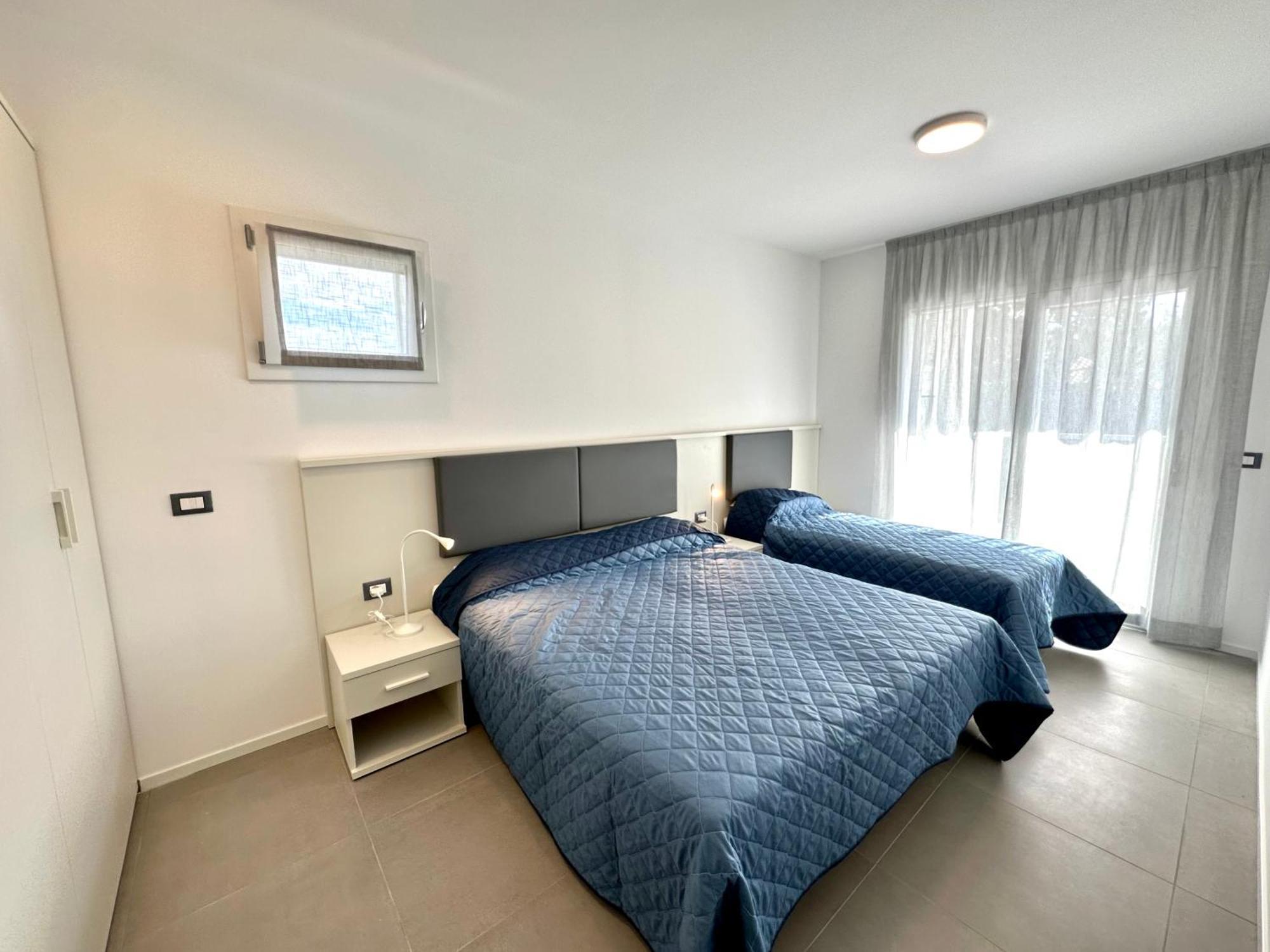 Nuovo Condominio Con Piscina E Garage Бибионе Екстериор снимка